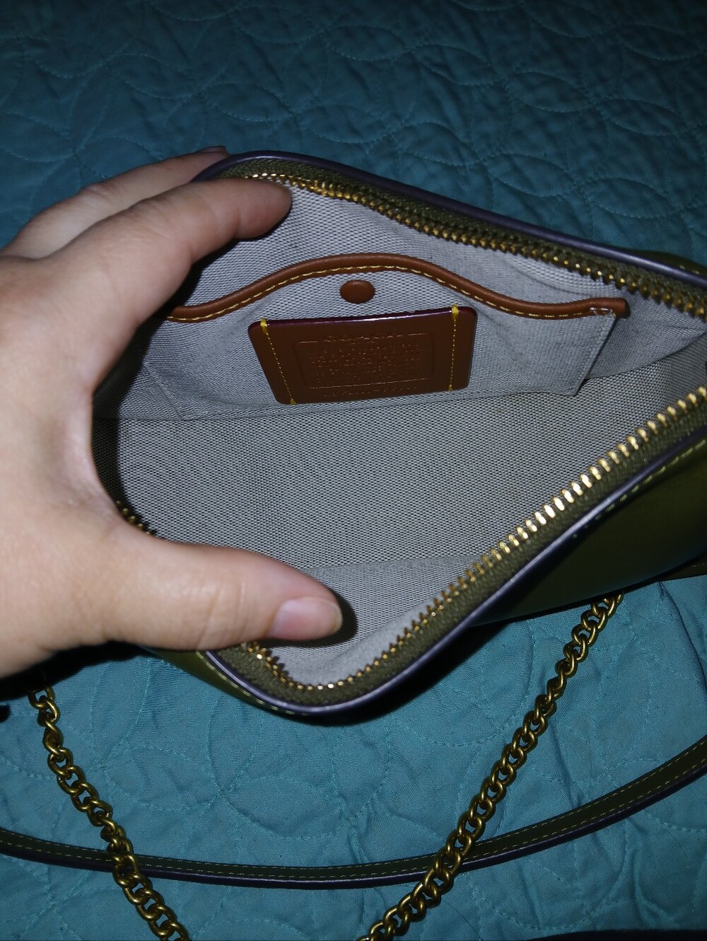 Coach Olive Waverly Shoulder Bag with Gold Chain - Picture 5 of 6